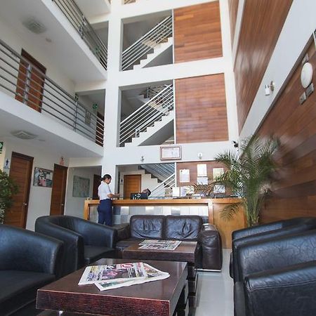 Hotel Boulevard Plaza プカルパ エクステリア 写真