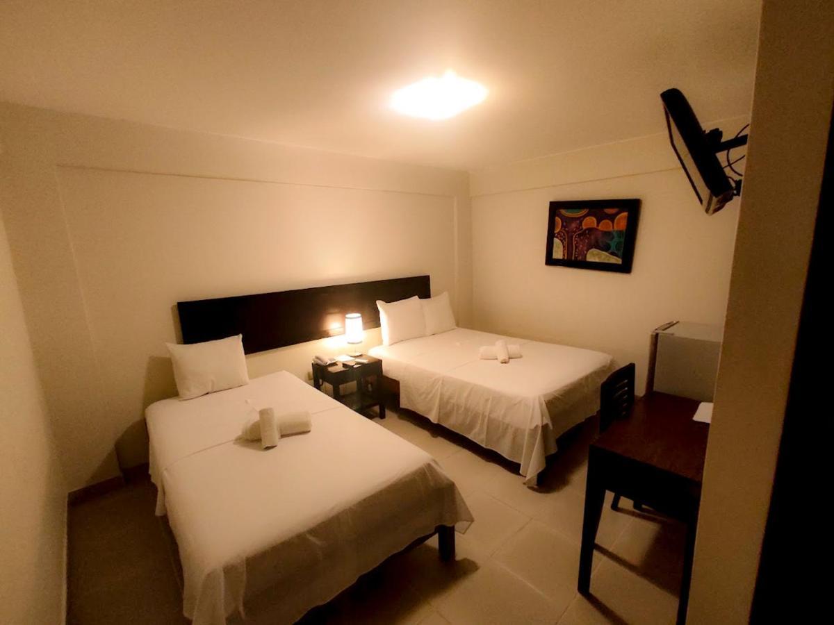 Hotel Boulevard Plaza プカルパ エクステリア 写真